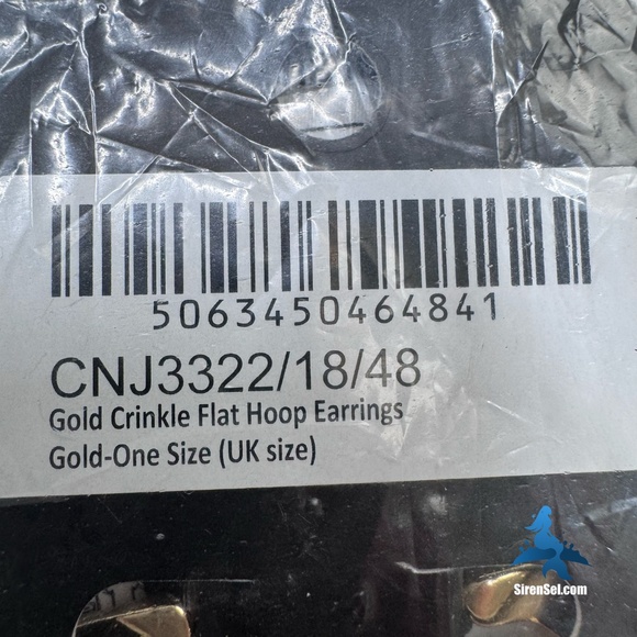 1210 NWT PrettyLittleThing Gold Crinkle Flat Hoop Earrings - Picture 5 of 6